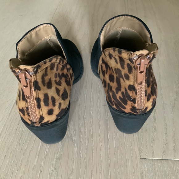 Girls size 1 suede booties - Picture 2 of 2